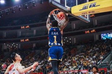 开云娱乐-下半场反扑未果，广东主场不敌上海